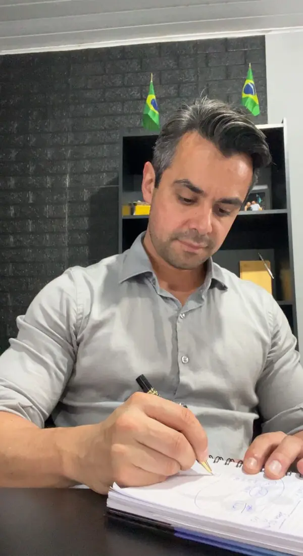 Everton Pessoa preparando uma proposta